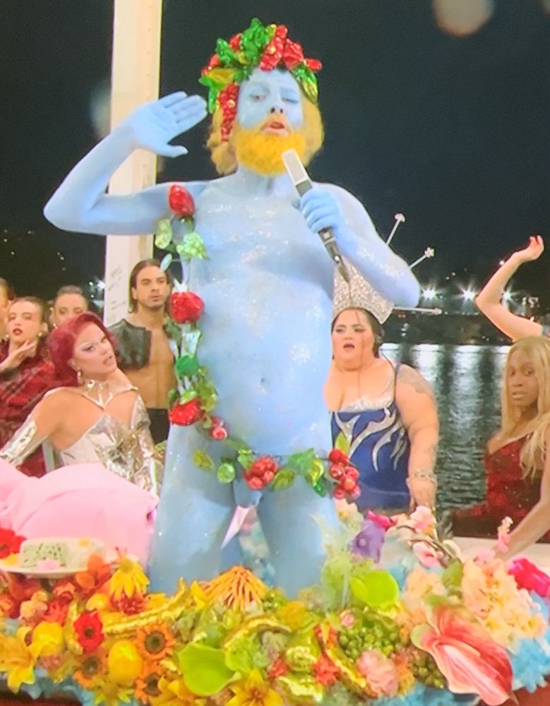 Schlumpf-Mann in einer Art Adamskostüm