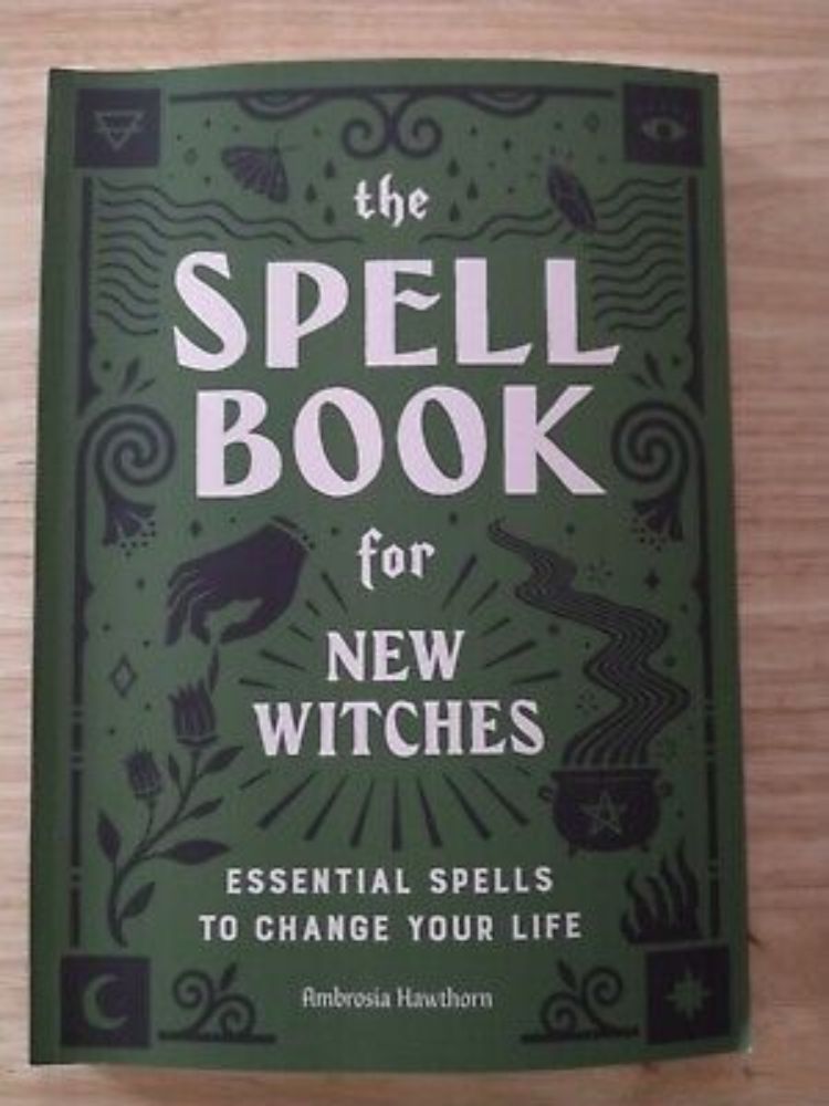 The Spell Book for New Witches: Essential Spells to Change Your Life - GOOD  | eBay