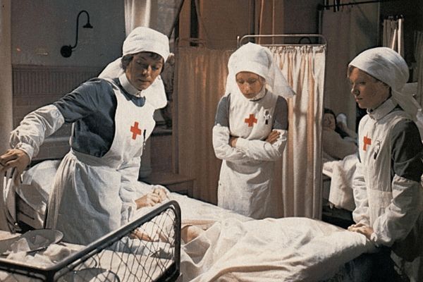 Field Hospital in Upstairs Downstairs.

c/o https://frockflicks.com/upstairs-downstairs-1971-1975/