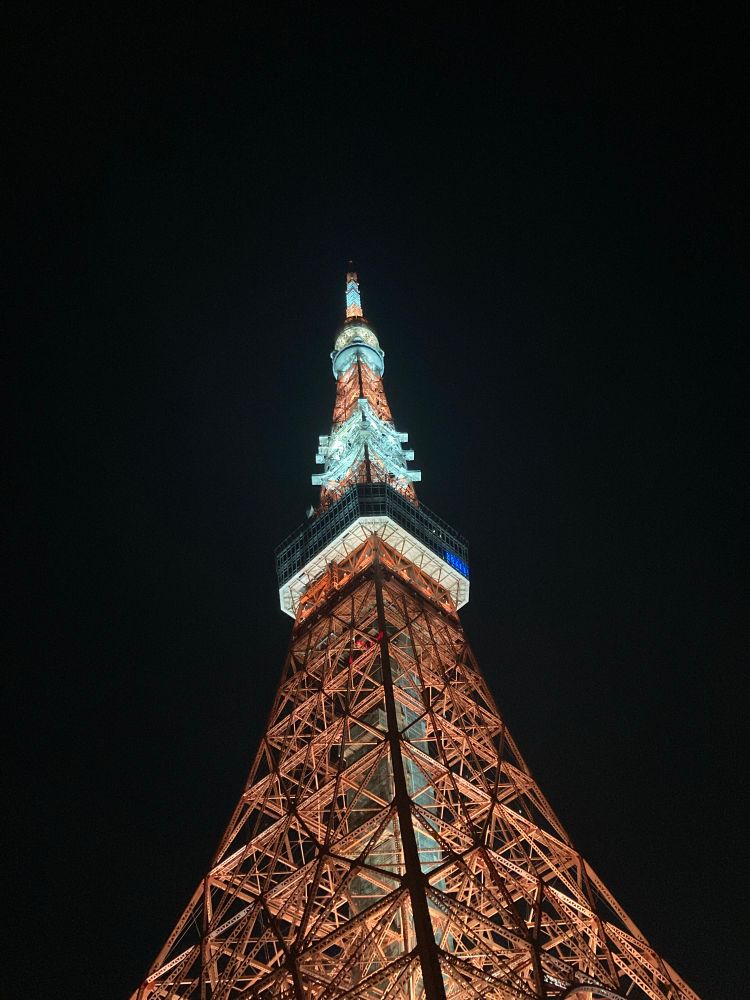 Tokyo tower at night 