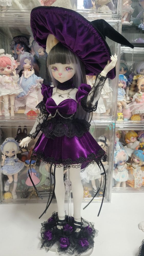 the 1/4 bjd in a shorter version of the witch outfit, and with an anthro cat style head instead