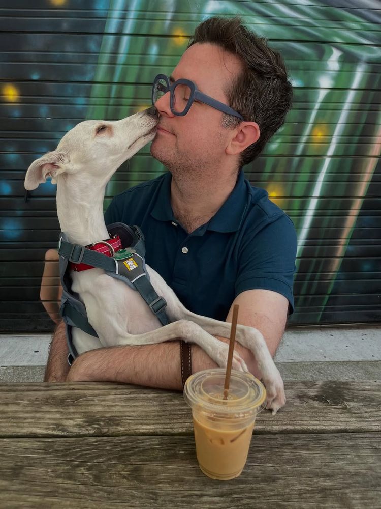 Same scene as in the previous picture, but now with kisses from Shelby and visible cold brew