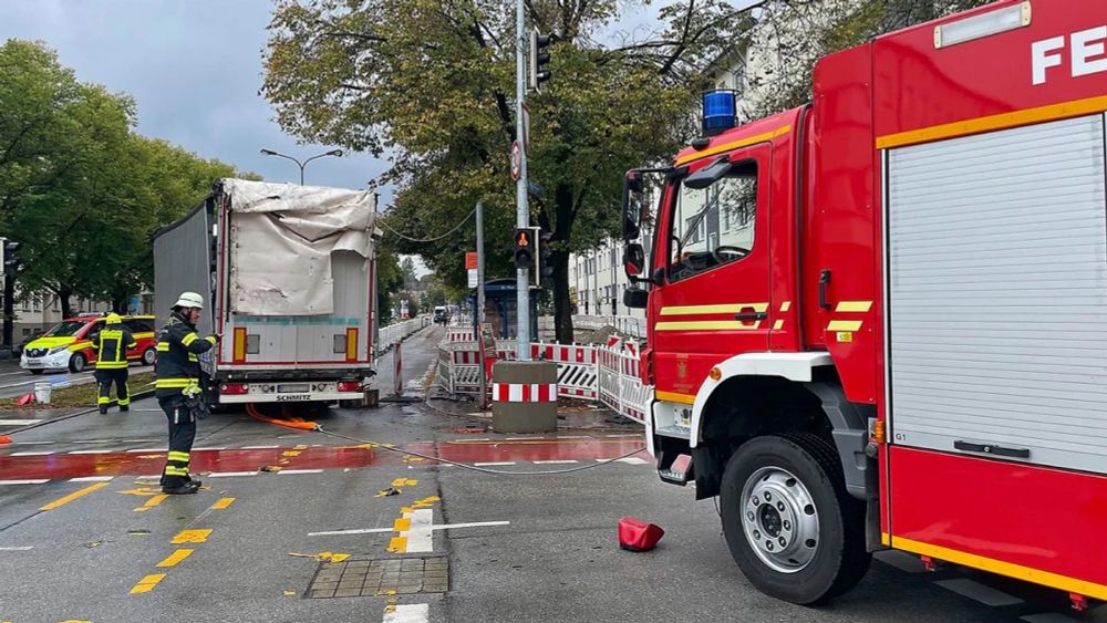 München: Lkw-Fahrer baut drei Unfälle in kürzester Zeit - so war die unglaubliche Chaos-Fahrt