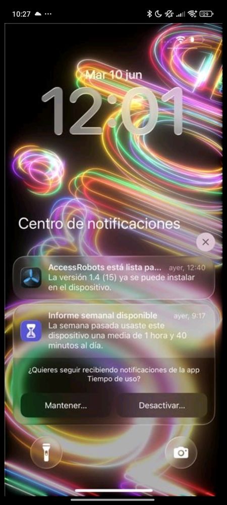Pantallazo de iPhone bloqueado con notificaciones y el nuevo estilo Liquid Glass. El texto apena es perceptible.