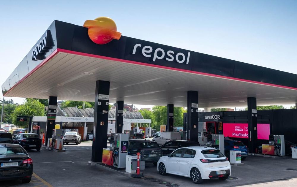Estación Repsol con la nueva imagen de marca.