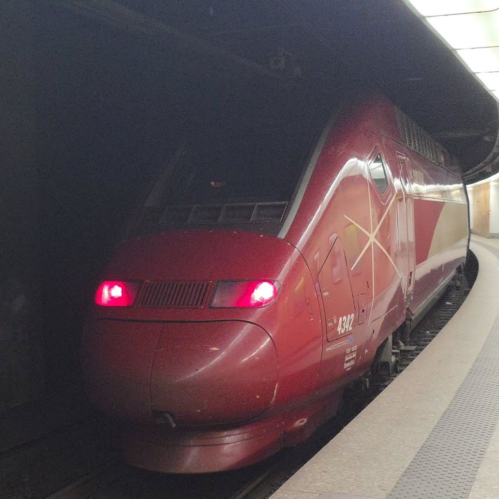 An Amsterdam-bound Eurostar 