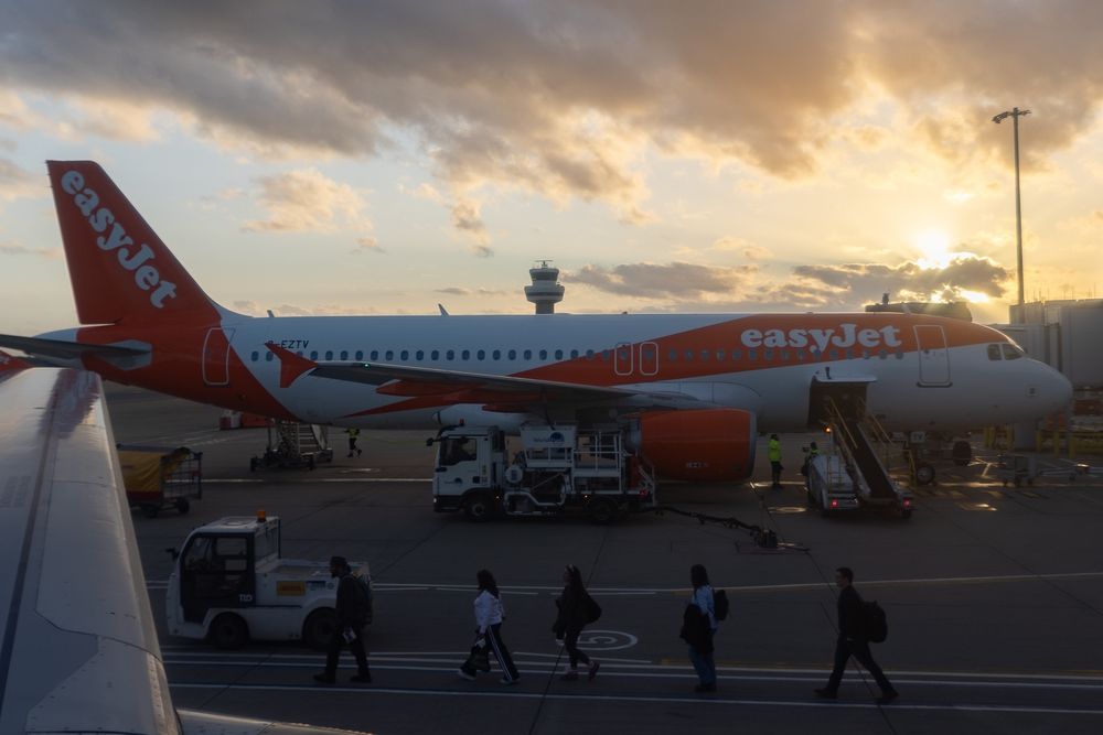 easyJet A319 parked, awaiting passengers