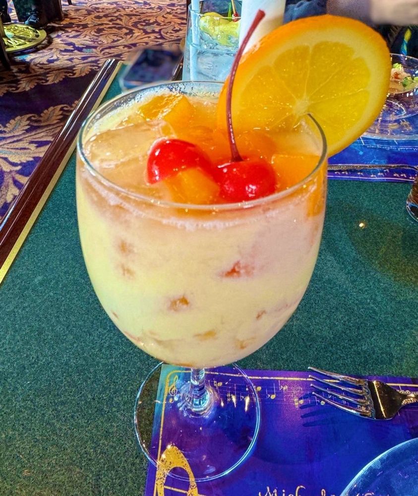 平次のミックスジュース頼んだら、友人Y殿が和葉のジュース頼んでて笑った