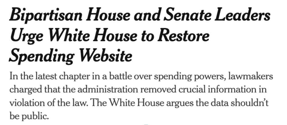 A headline of a New York Times story that reads: "Bipartisan House and Senate leaders urge White House to restore spending website"