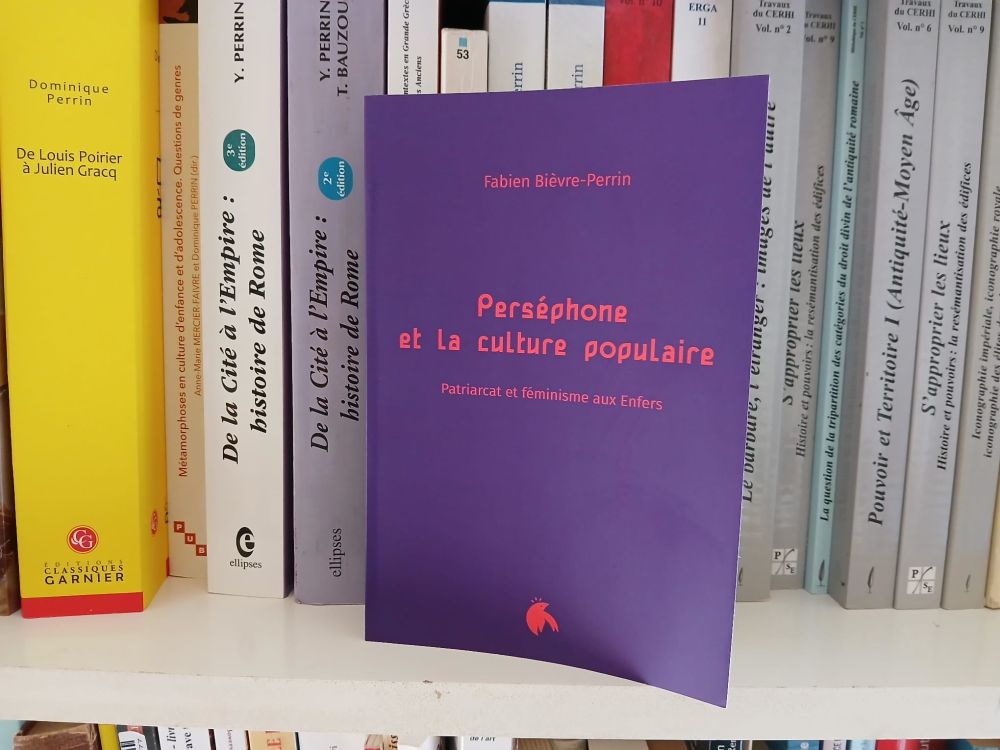 Couverture, violette, du livre "Perséphone et la culture populaire. Patriarcat et féminisme aux Enfers", aux éditions EDUL.