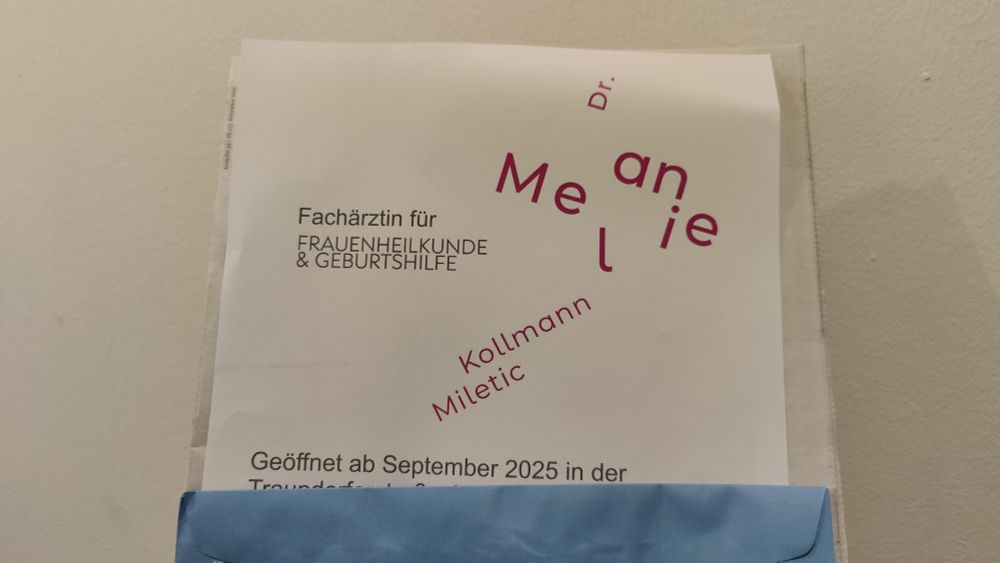 Werbung für die Neueröffnung einer Praxis einer Fachärztin für Frauenheilkunde und Geburtshilfe