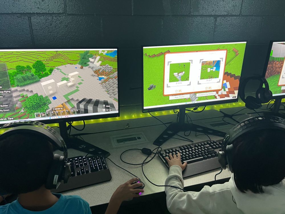 Minecraft Education: Students solve subtraction questions in-game.