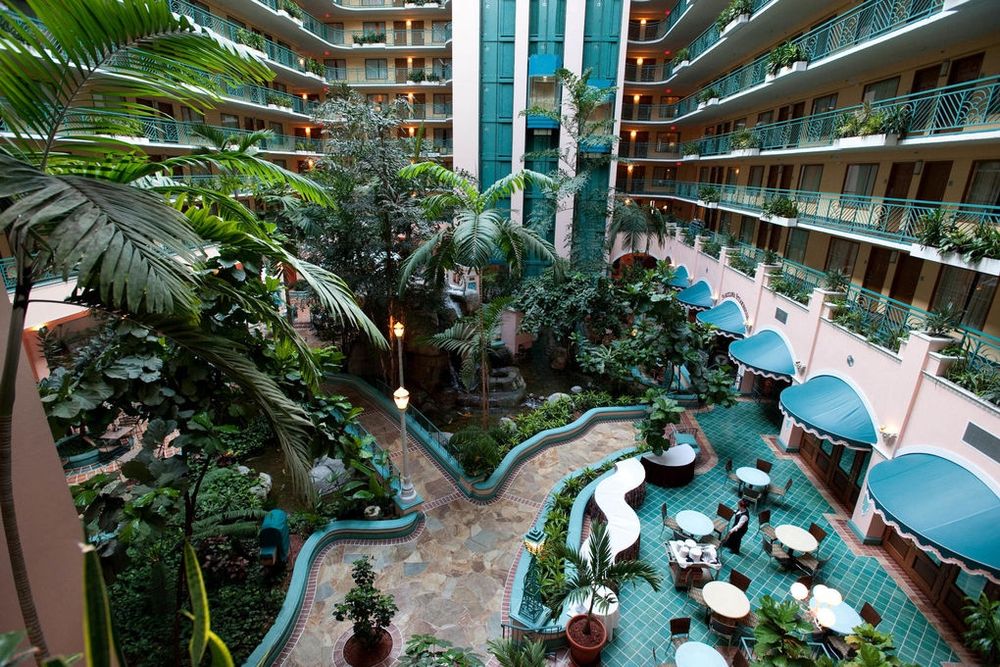 Embassy suites Miami airport original atrium 