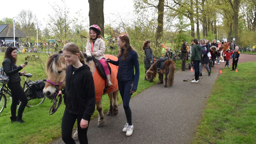 Kingsday Festival Kollum, ouderwets gezellig