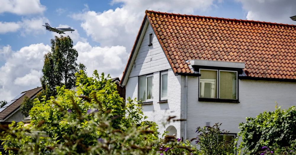 Links wil van woningbouw een heel belangrijk onderwerp voor de verkiezingen en voor het nieuwe kabinet maken. Er moet de komende jaren zoveel mogelijk worden gebouwd en dat kan alleen als daar ruimte....