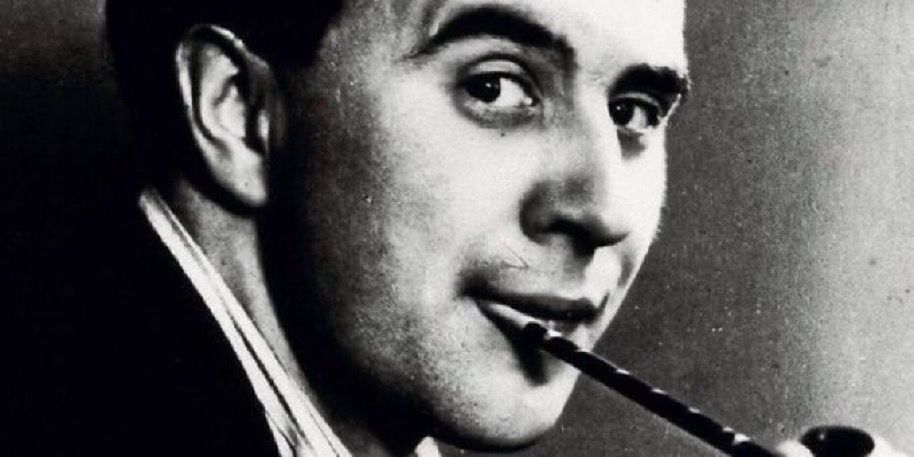 Schwarz weiß Bild, Wolfgang Borchert mit Pfeife 