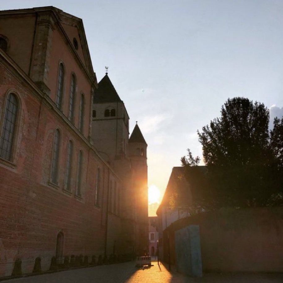Der Trierer Dom in der Sommerabendsonne