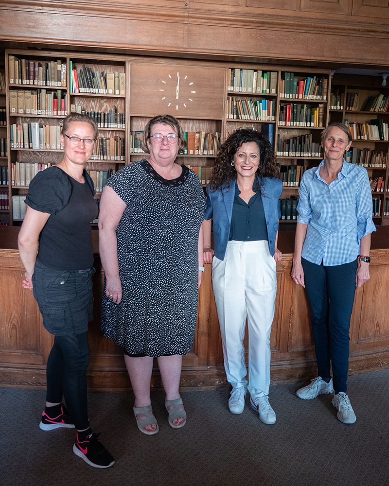 (v.l.n.r.) Romana Wittmer (Beauftragte für Gute Arbeit in Friedrichshain-Kreuzberg), Heike Fahrnländer (Beauftragte für Gute Arbeit in Lichtenberg), Senatorin für Arbeit Cansel Kiziltepe, Sventha Schütz (Beauftragte für Gute Arbeit in Tempelhof-Schöneberg).
