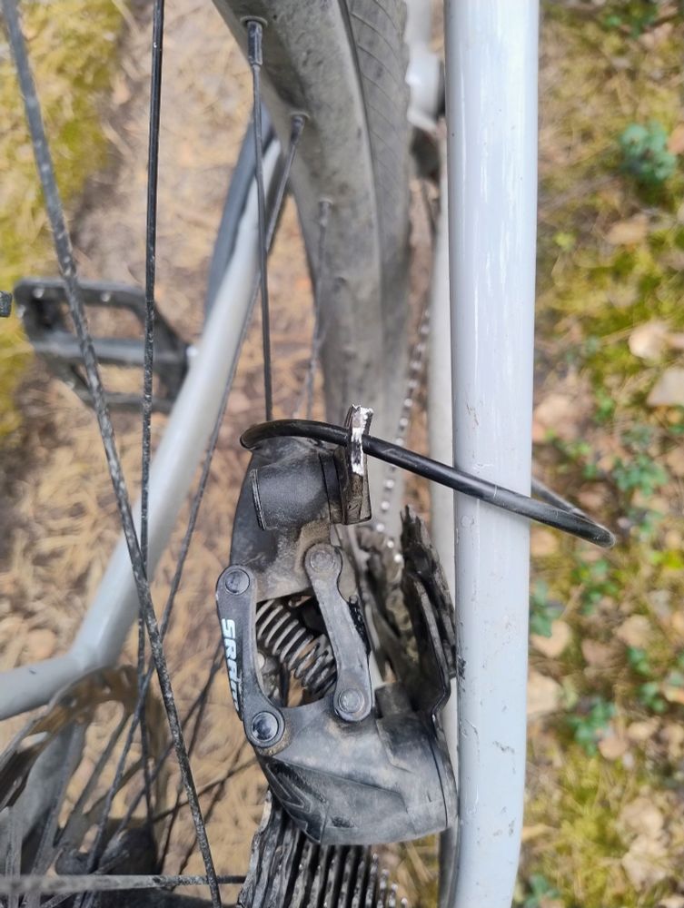 Takavaihtaja, jonka korvake on poikki