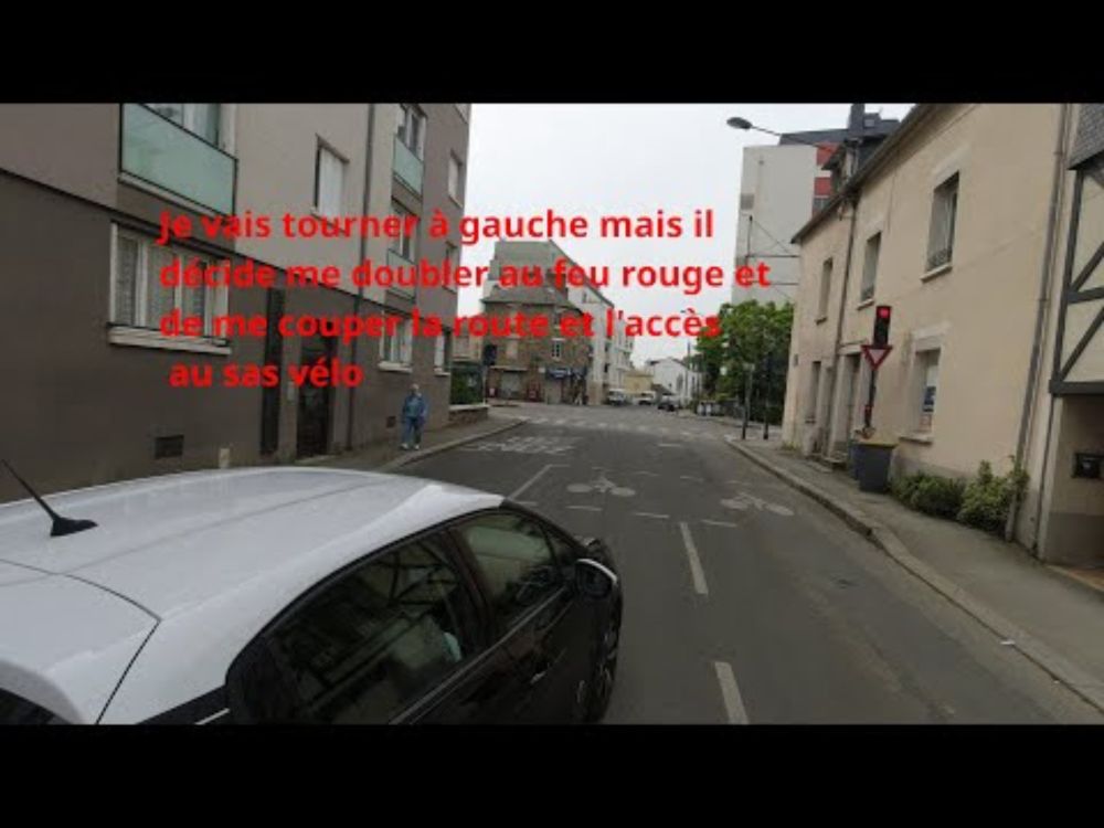 Les cyclistes chialent pour rien (rasage + queue de poisson). Et ils grillent les feux (en SUV)