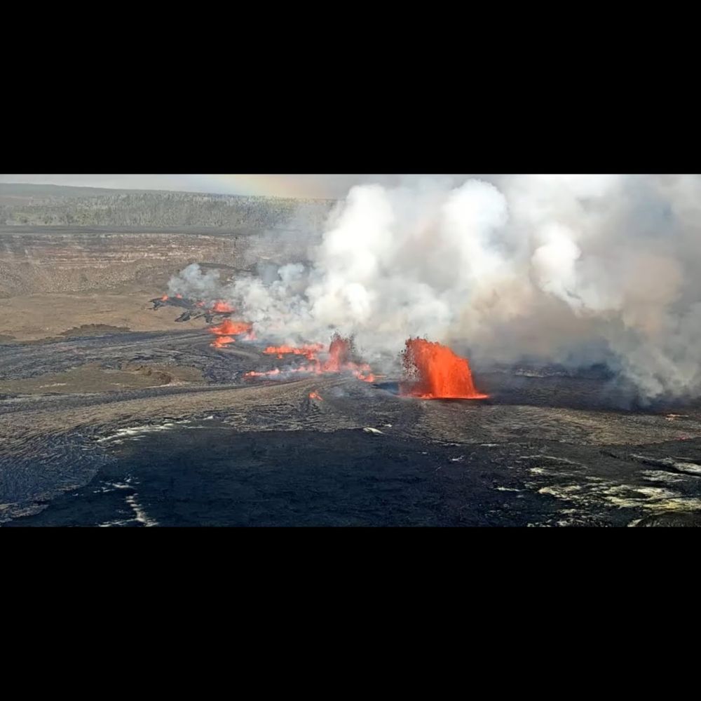 Kīlauea Volcano, Hawaii (Halemaʻumaʻu crater)