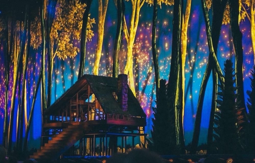 The folklore cabin at the eras tour 