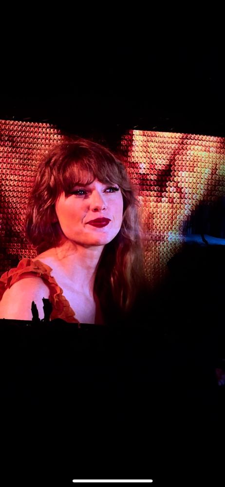 Taylor swift gets teary eyed after Champagne Problems
