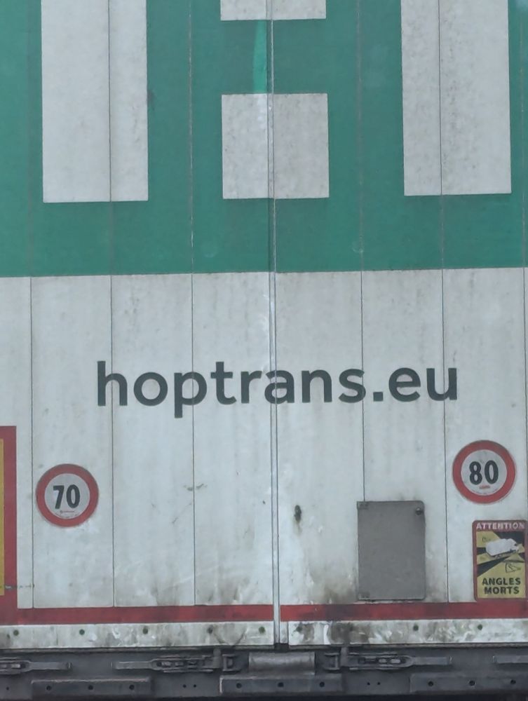 Truck written Hoptrans