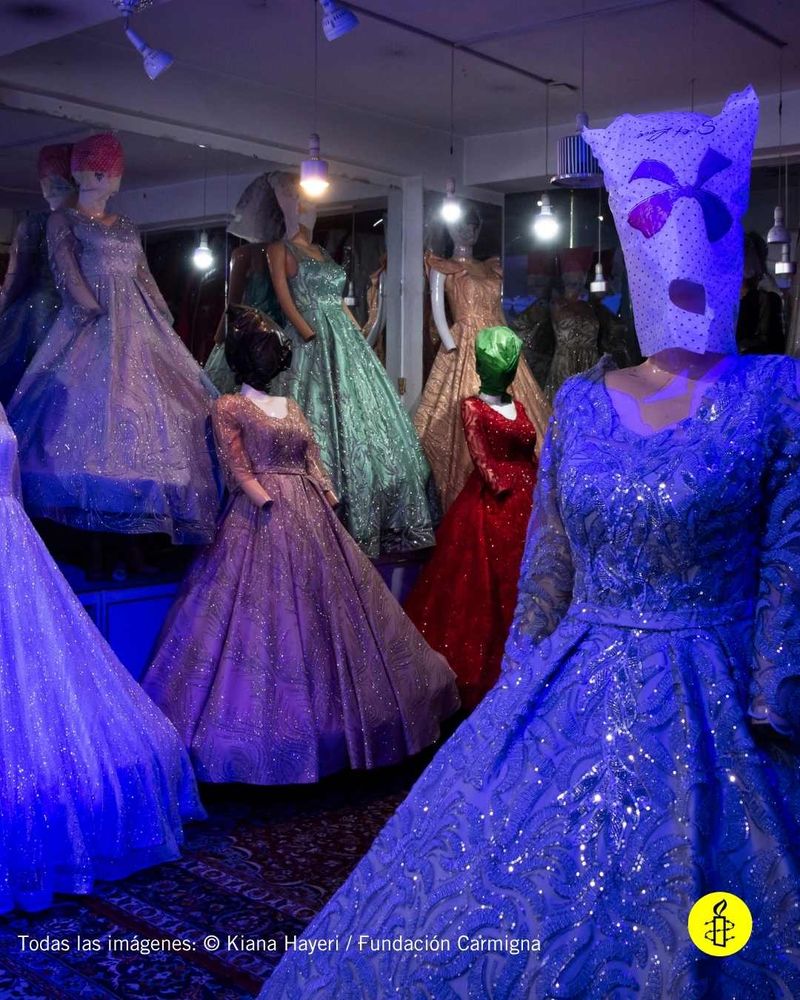 Vestidos de mujer con la cara trapada