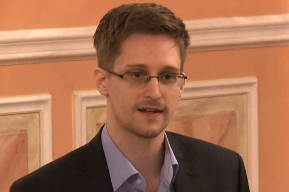 Edward Snowden Criticizes JPMorgan CEO Jamie Dimon's Bitcoin Stance: 'His Gigantic Firm Will Be Buying