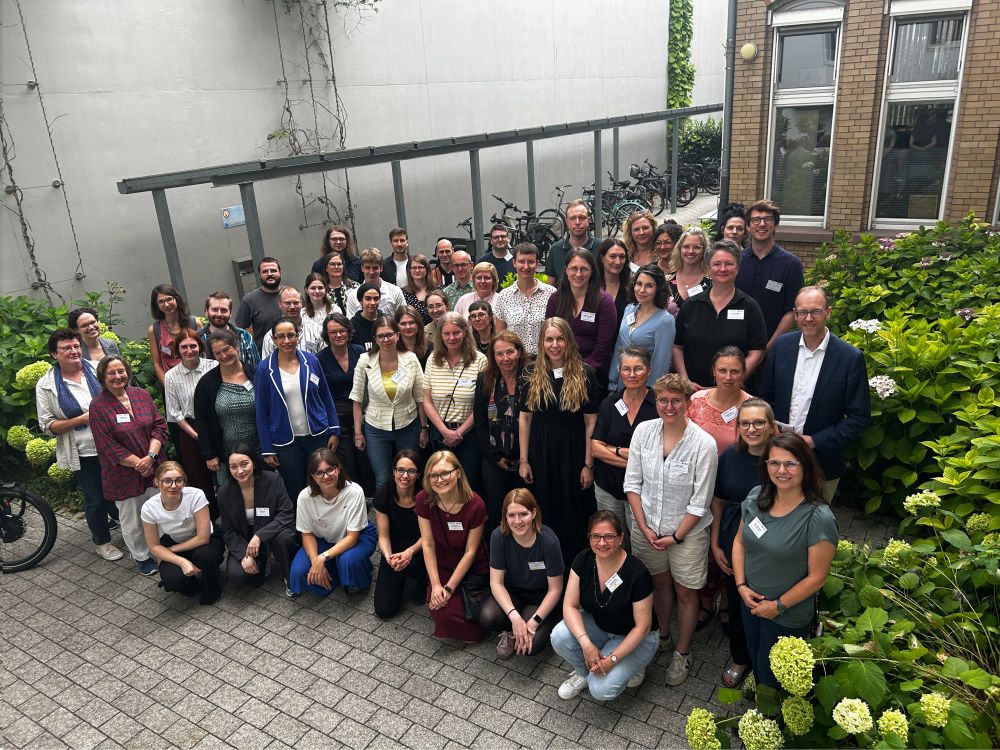 Eine Gruppe von ca. 50 Personen