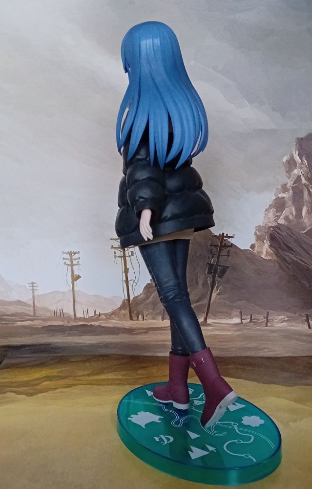 A statue of the character Shima Rin from the anime series Yurucamp.