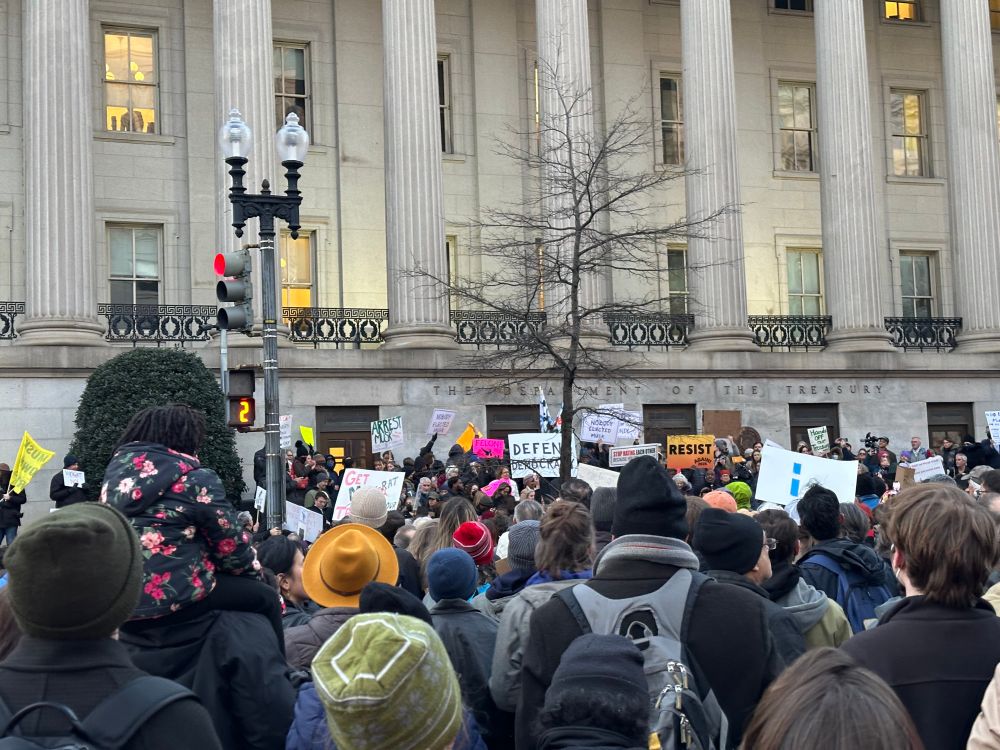 Members of Congress speaking outside of Treasury