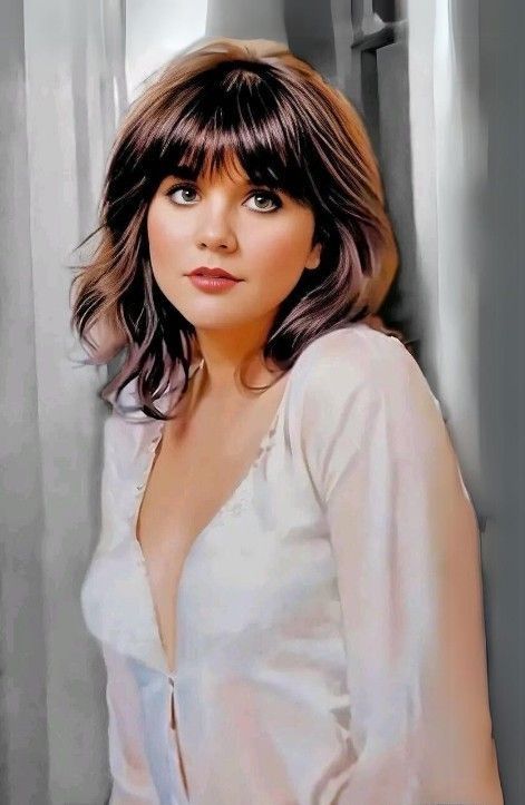 Linda Ronstadt circa 1975.