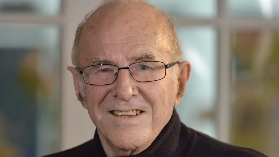 Journalist, Clive James
