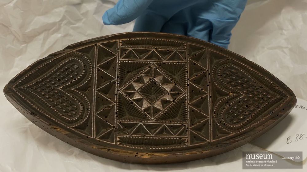 Butter print in shape of evil eye, Irish Folklife Division