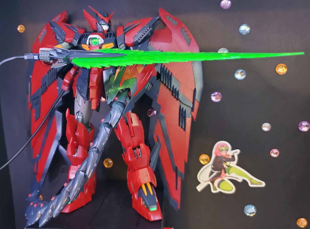 A Master Grade 1/100th scale model of the giant mech suit Gundam Epyon from the series Gundam Wing