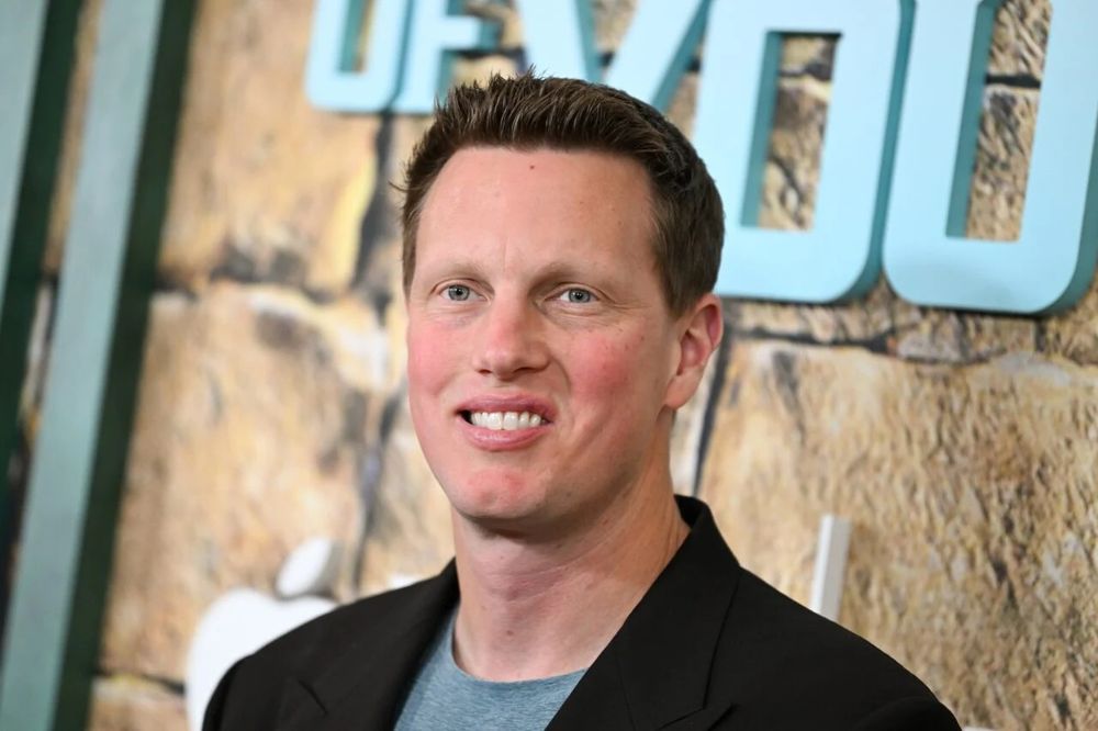 New Paramount CEO David Ellison making a weird face, like he’s trying to smile like the way he’s seen humans do