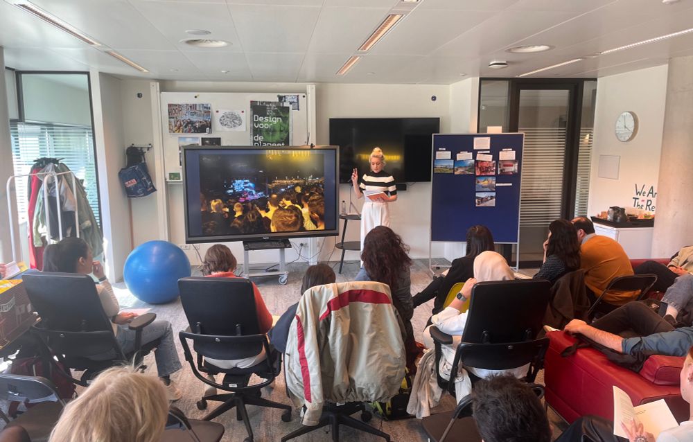 Deana Jovanović presenting in the Urban Futures Studio