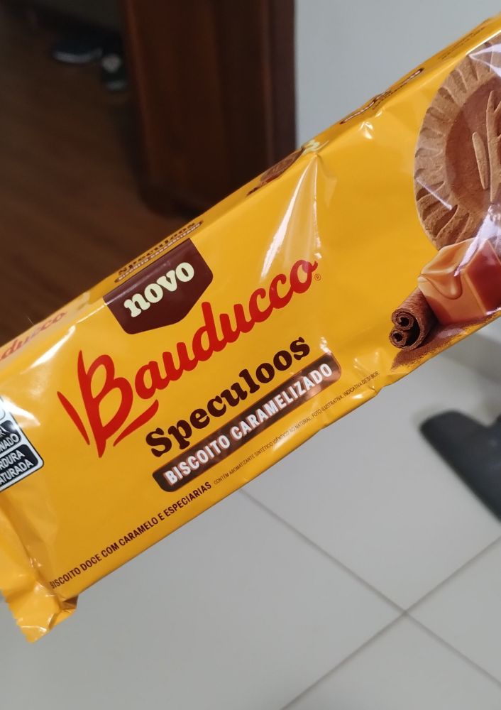 Pacote de biscoito speculoos da Bauducco 