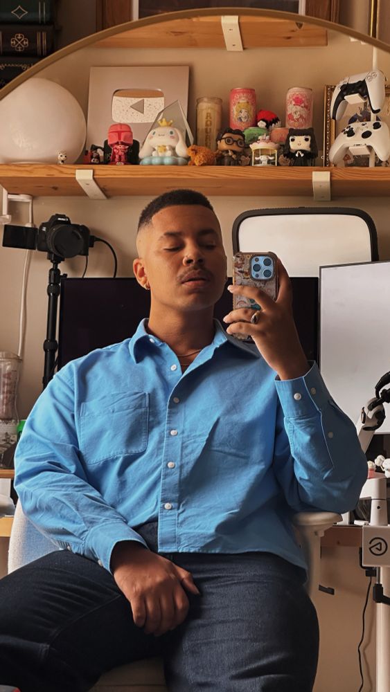 another selfie of joel showing his haircut