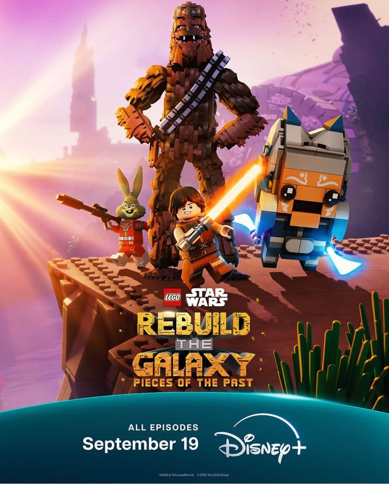 All episodes of LEGO STAR WARS: REBUILD THE GALAXY – PIECES OF THE PAST come to Disney+ on September 19, 2025. The poster features Sig Greebkinf holding a green lightsaber, alongside LEGO versions of Ahsoka Tano, Chewbacca, and Jaxxon.
