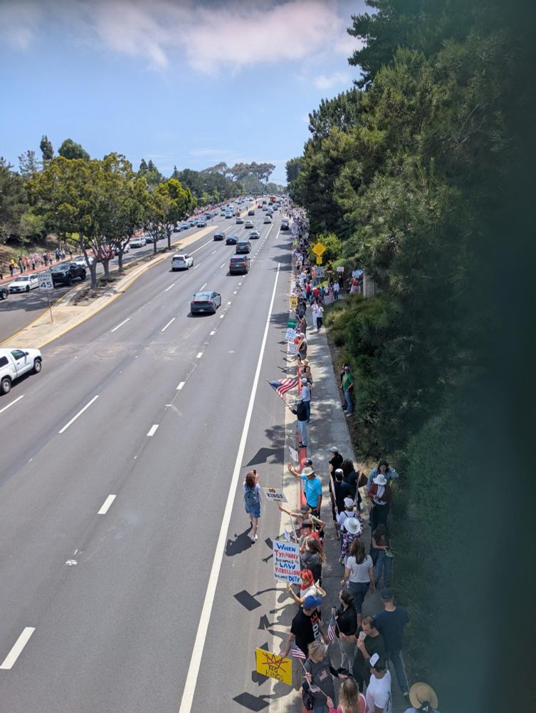 Over a thousand people show up in Carmel Valley, lining Del Mar Heights Rd to support Democracy with signs, flags and chants! 