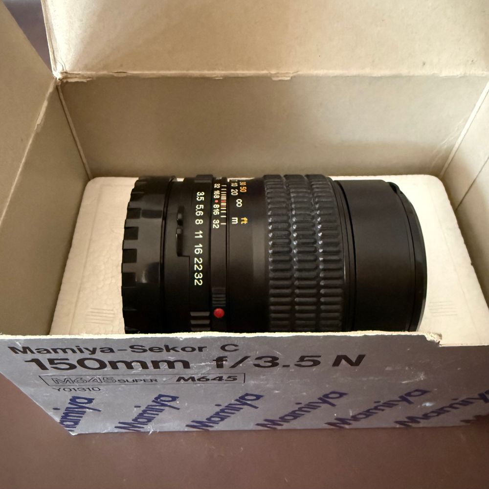 Mamiya Sekor 150mm f/3.5 externally mint but with a bit of internal fungus. Bought for a bargain price but needs a clean. 