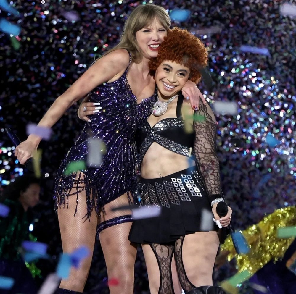 Taylor Swift The eras tour sing pop karma remix