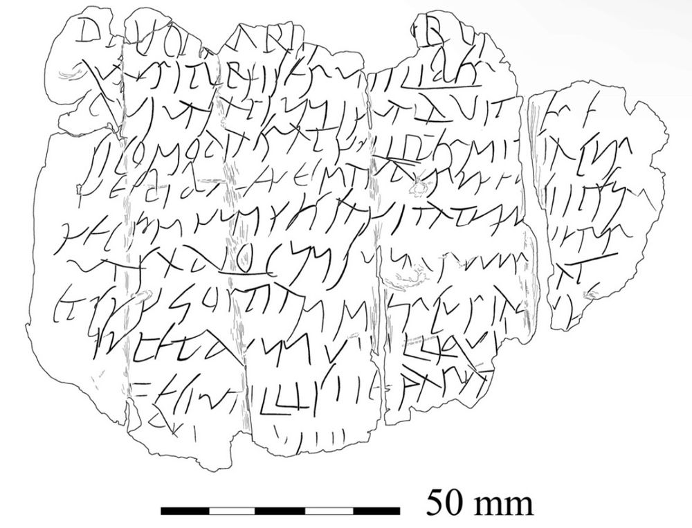 Drawing by RSO Tomlin of the inside of the tablet - many more lines of cursive are visible