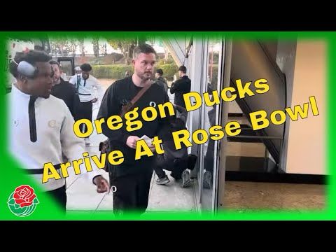 2025 Rose Bowl: Oregon Ducks Team Arrival