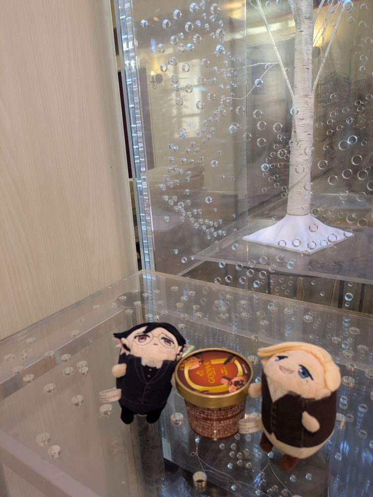 GODIVAのアイスとごろさし