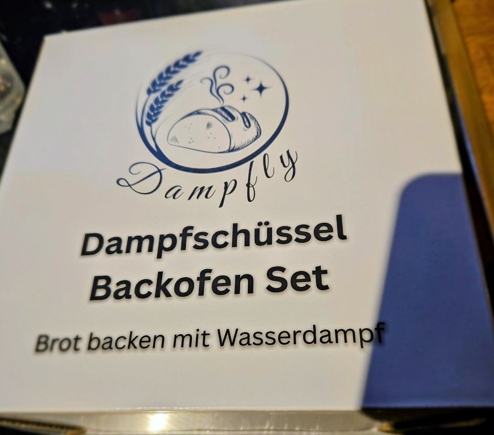 Dampfschüssel mit Lavasteinen zum Brotbacken