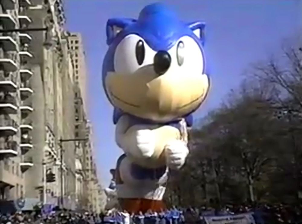 The 1993 Macy's Thanksgiving Day Sonic balloon, pre-mortem